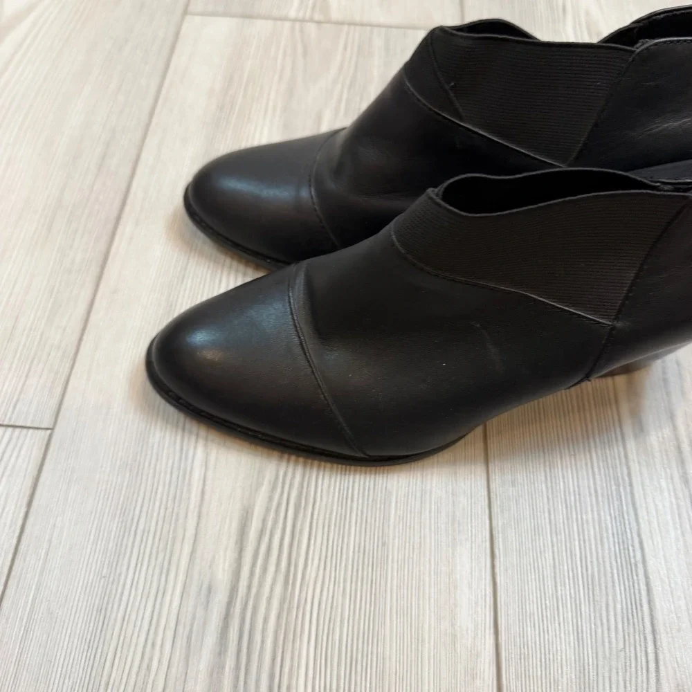 Vionic Point Black Leather Ankle Booties Orthaheel Block Heel TVW4151 Womens 8.5
